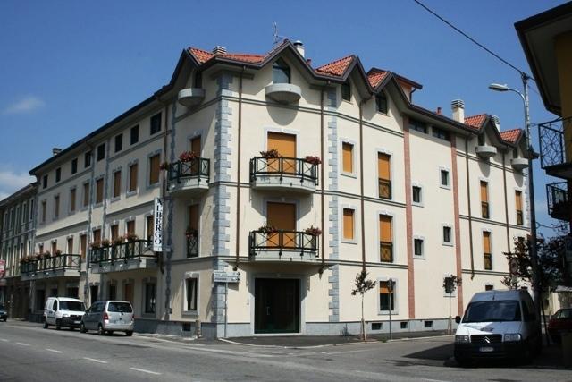 Locanda Sant'Ambrogio Cislago Ngoại thất bức ảnh